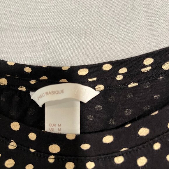 Basic Short Sleeve Top Black & Gold Size M - Picture 2 of 4